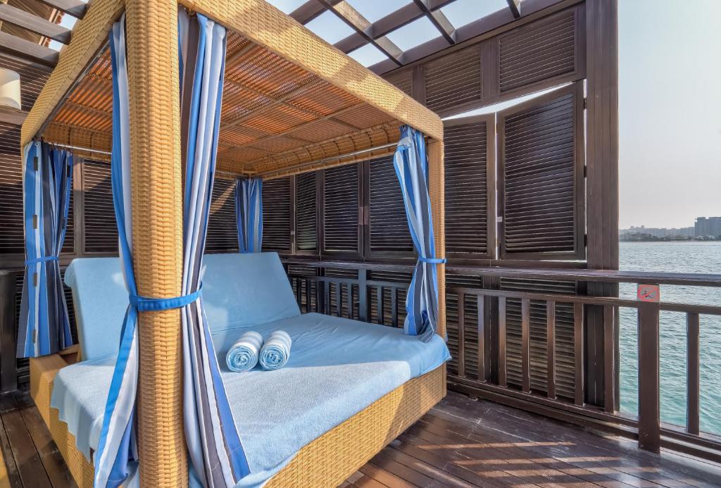 3 Nights in Anantara The Palm – A Family Escape! price starting from £2,299/per family