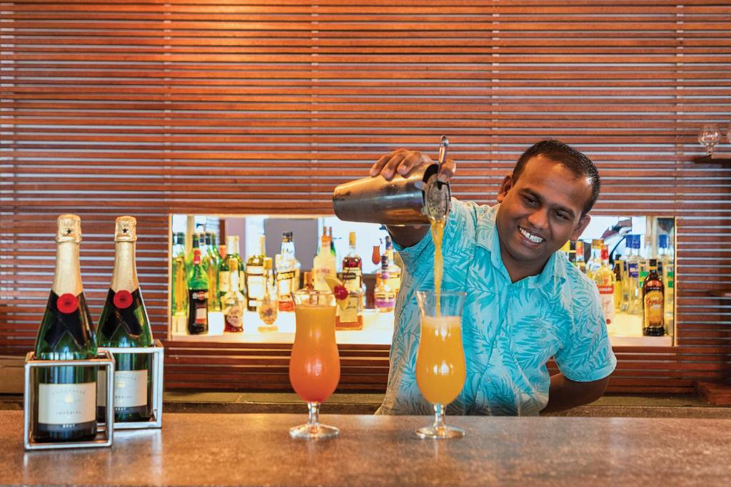 10 Nights of Pure Bliss: Atlantis, The Palm & Maldives Beach Villa– Half Board & Oblu Island Plan Limited Time Offer £2749/PP