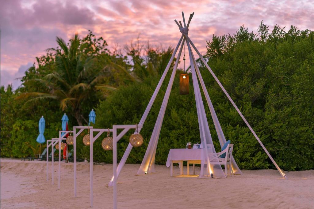 10 Nights of Pure Bliss: Atlantis, The Palm & Maldives Beach Villa– Half Board & Oblu Island Plan Limited Time Offer £2749/PP