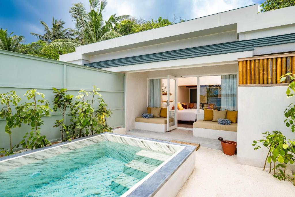10 Nights of Pure Bliss: Atlantis, The Palm & Maldives Beach Villa– Half Board & Oblu Island Plan Limited Time Offer £2749/PP