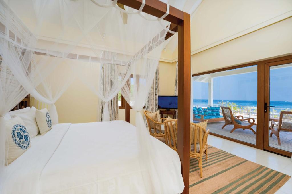 10 Nights of Pure Bliss: Atlantis, The Palm & Maldives Beach Villa– Half Board & Oblu Island Plan Limited Time Offer £2749/PP