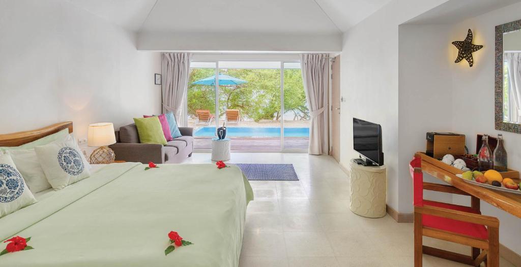 10 Nights of Pure Bliss: Atlantis, The Palm & Maldives Beach Villa– Half Board & Oblu Island Plan Limited Time Offer £2749/PP