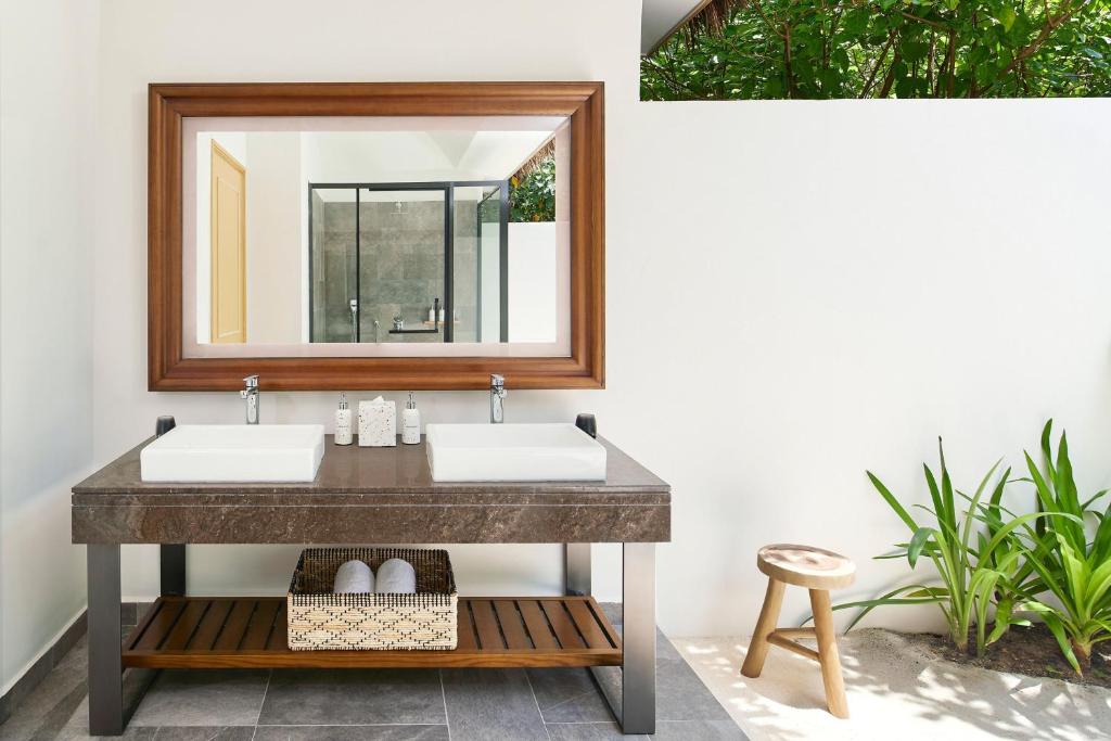 7 Nights Holiday Deal: New Winter Offer of Le Meridien Maldives with Lagoon Villa (All Inclusive Meal Plan)£3199/PP only