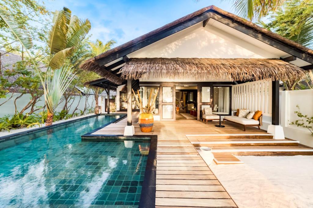 07 Nights of Luxury Holiday in Ozen Life Madhoo with Wind Villa