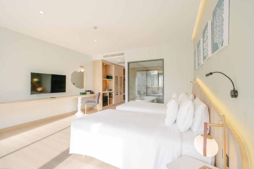 10 Nights 40% Discount Offer Twin Centre Holiday Deal