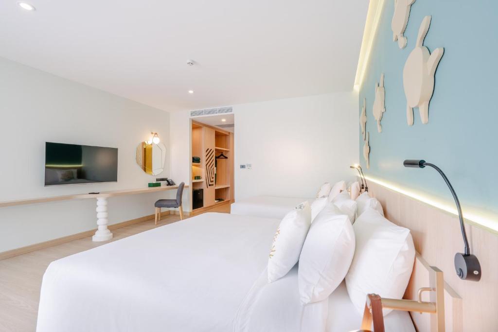 10 Nights 40% Discount Offer Twin Centre Holiday Deal