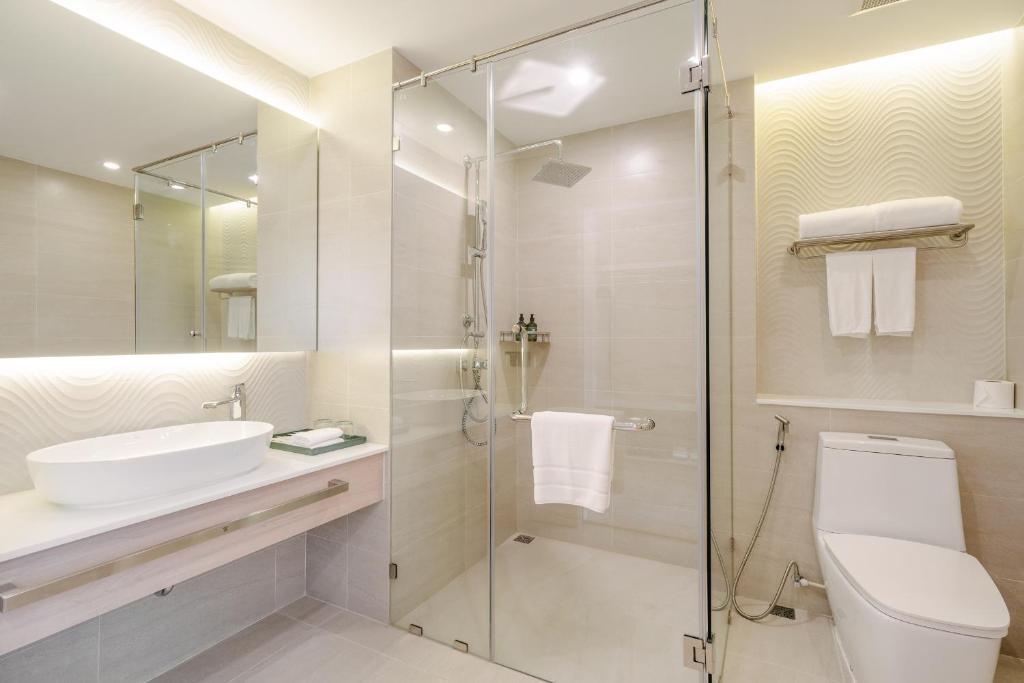 10 Nights 40% Discount Offer Twin Centre Holiday Deal