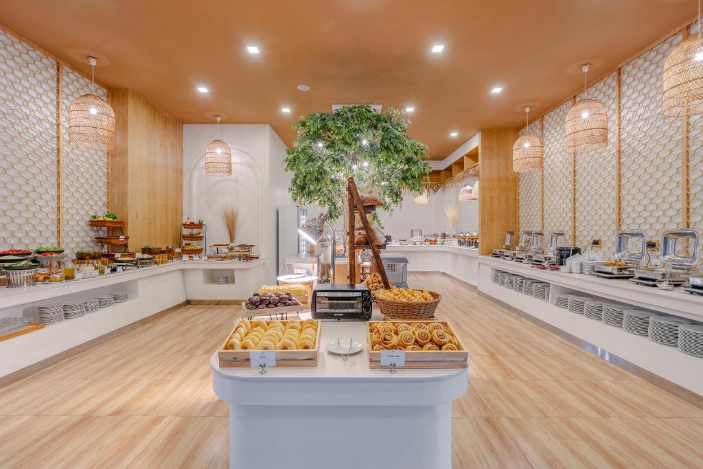 10 Nights 40% Discount Offer Twin Centre Holiday Deal