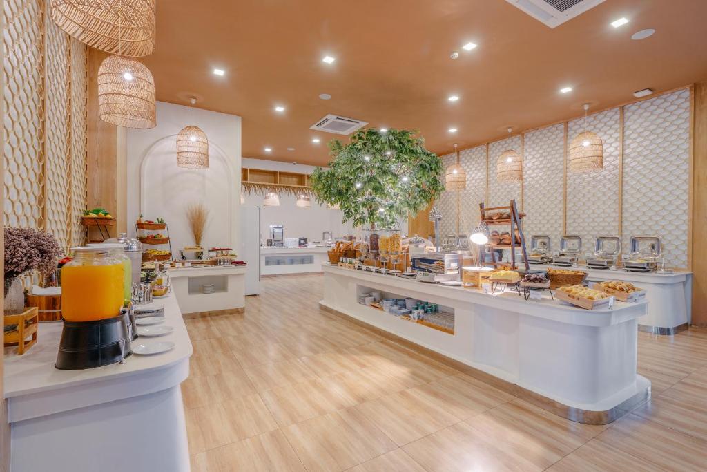 10 Nights 40% Discount Offer Twin Centre Holiday Deal