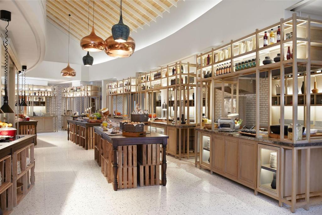 7 Nights Holiday Deal: New Winter Offer of Le Meridien Maldives with Lagoon Villa (All Inclusive Meal Plan)£3199/PP only