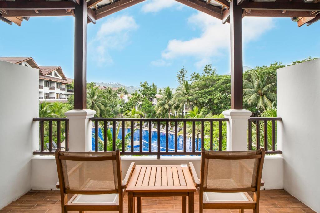 12 Nights Holiday at Bangkok, Krabi, Phi Phi Island & Phuket with Breakfast