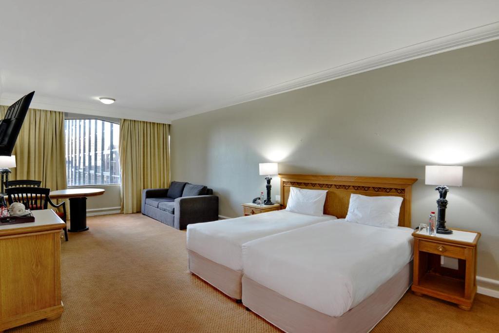 14 NIGHTS. BIG 5. PRIVATE PLUNGE POOL. WHITE-SAND BEACHES. £6,599 PER COUPLE.