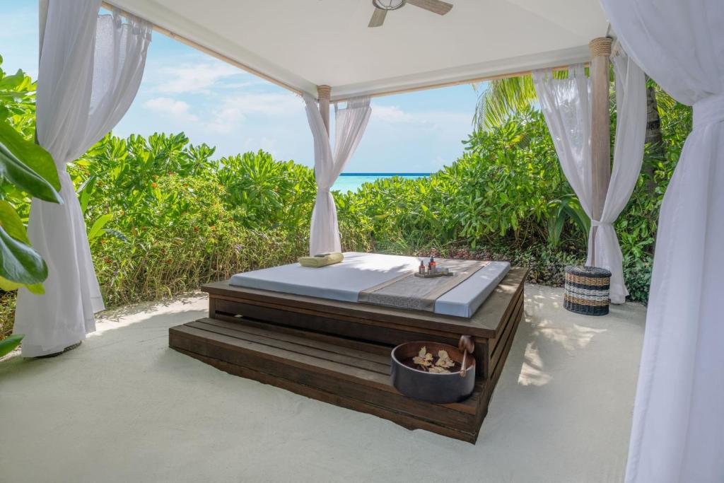 7 Nights Holiday Deal: New Winter Offer of Le Meridien Maldives with Lagoon Villa (All Inclusive Meal Plan)£3199/PP only