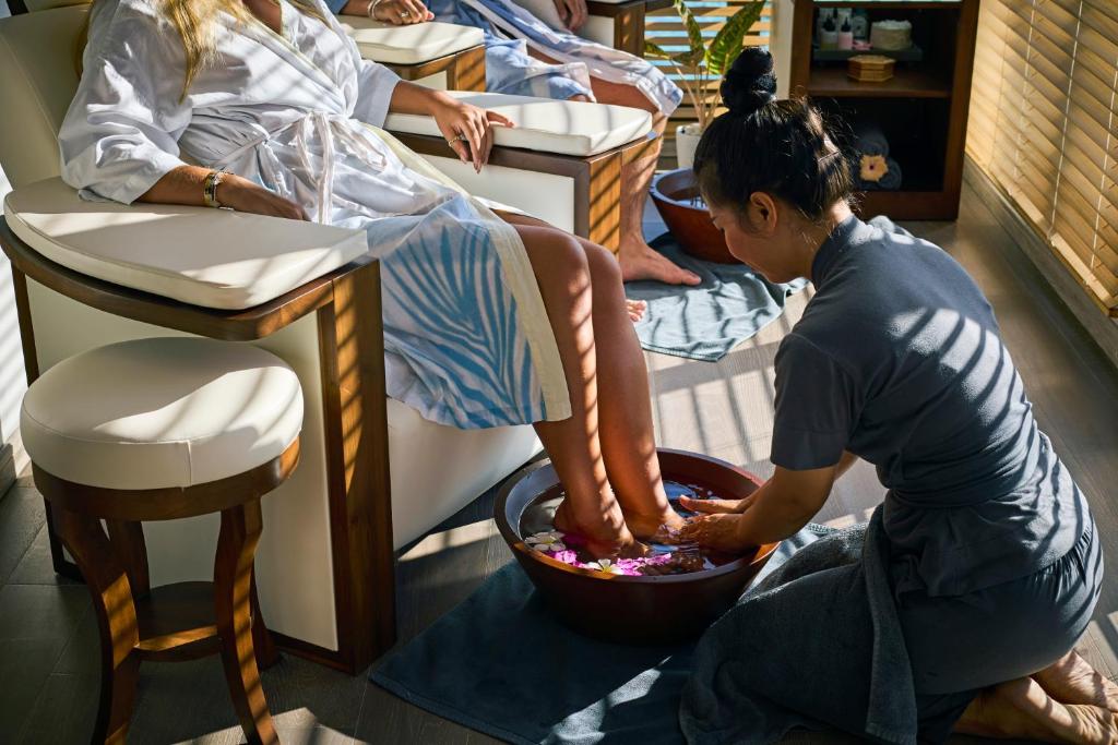 06 Nights Holiday Deal || Grand Park Kodhipparu Maldives