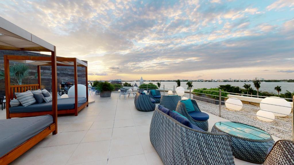 Twin Center Holiday Deal Orlando + Cancun10 Nights from £1,279