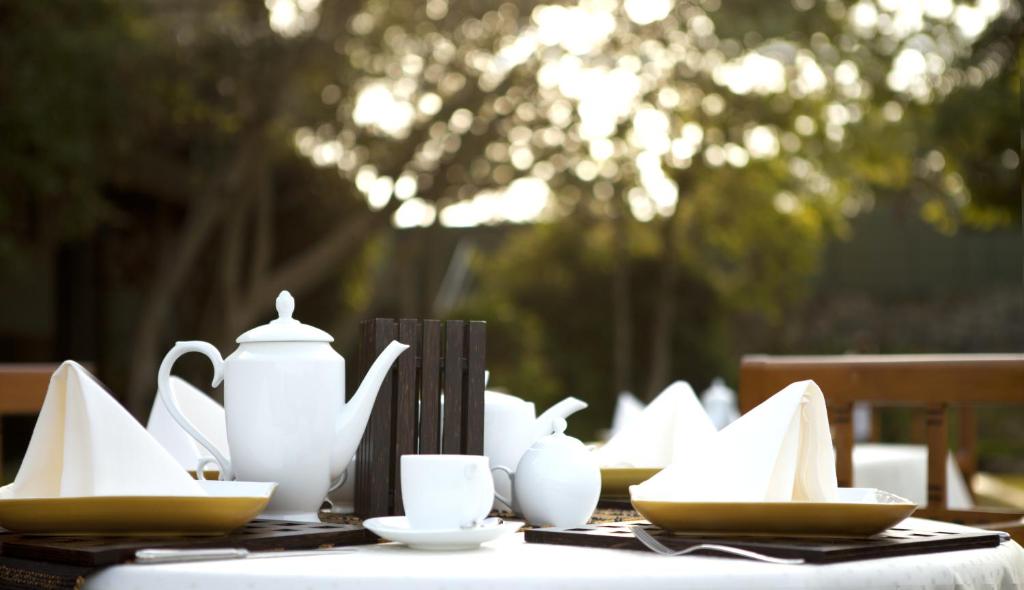 “The Ultimate Tropical Twin Centre Escape: Maldives & Srilanka in 09 Nights.” w/flightsand transfers.