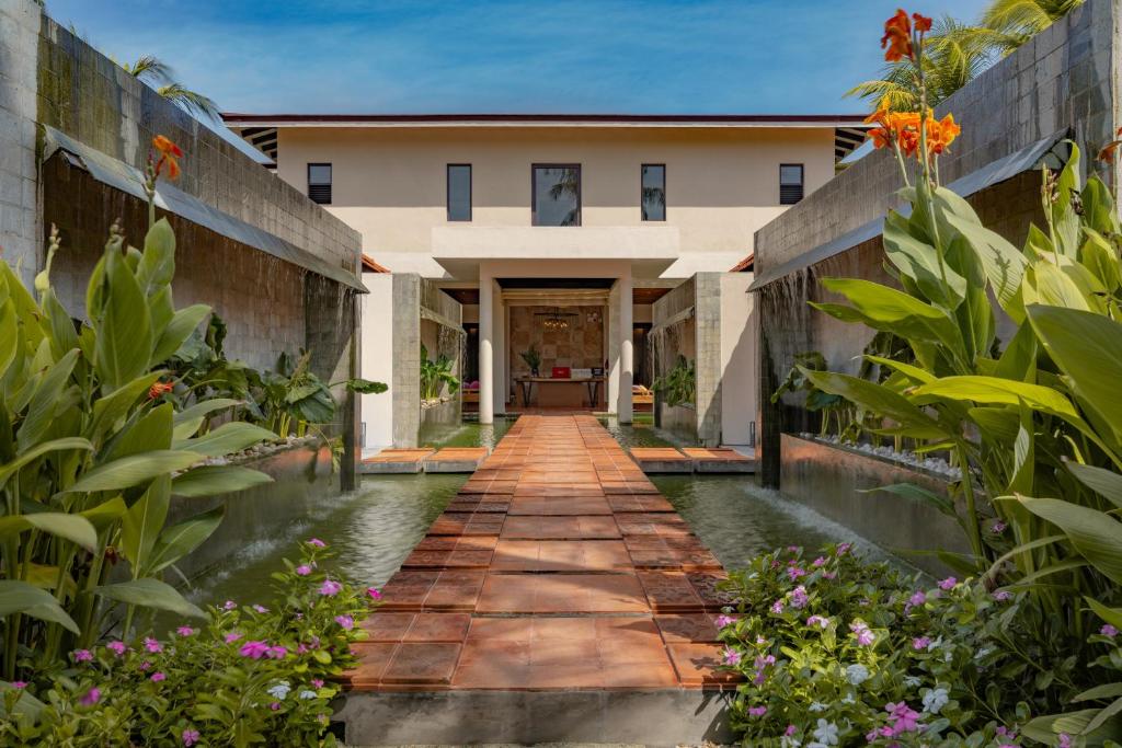 Exclusive Family Deal of Maldives All-Inclusive 07 Nights in Family Two Bedroom unit w/flights & Transfers