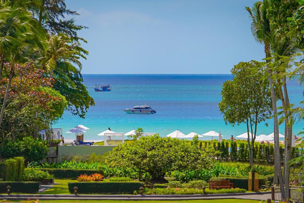 Long 21 Nights of Opulence in Beyond Khao Lak, Centara Kata Phuket & Dusit Thani Krabi w/flights & transfers