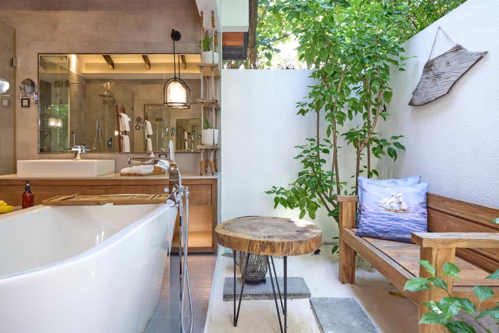 06 Nights Holiday Deal || Grand Park Kodhipparu Maldives