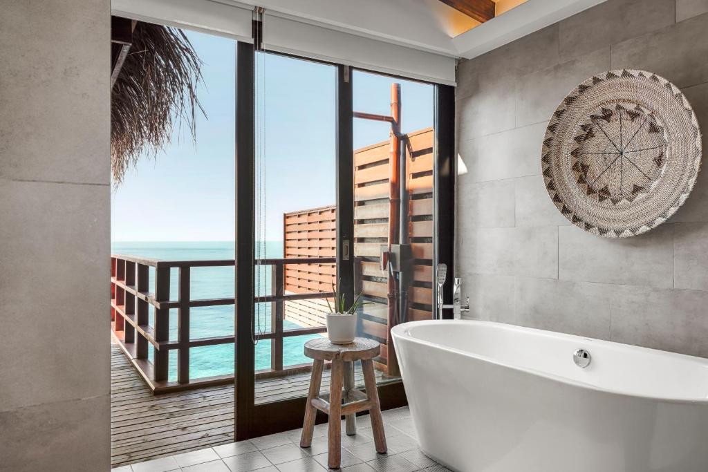 06 Nights Holiday Deal || Grand Park Kodhipparu Maldives