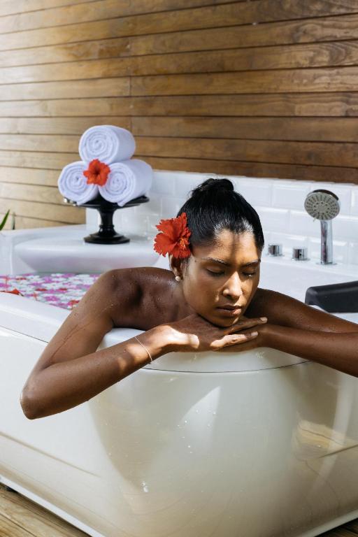 35 % off, 07 Nights holiday to the appealing Cinnamon Hakuraa Huraa Maldives, on all-inclusive w/flights and transfers