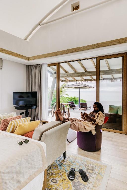 35 % off, 07 Nights holiday to the appealing Cinnamon Hakuraa Huraa Maldives, on all-inclusive w/flights and transfers