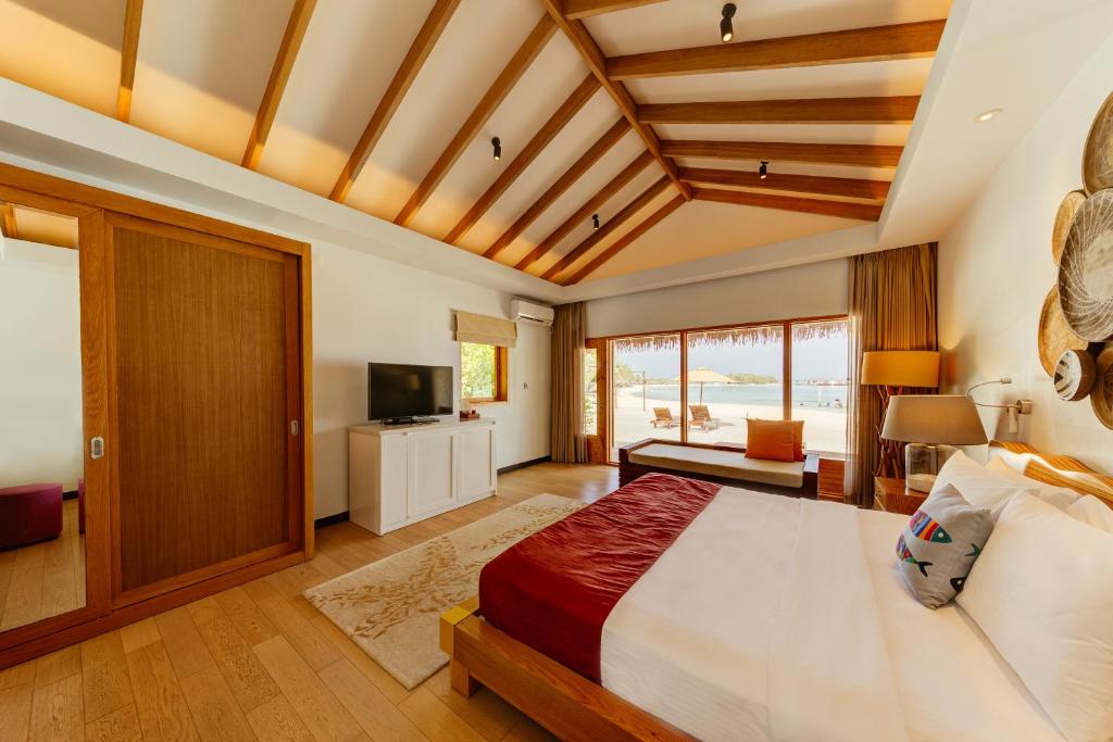 07 Nights of Aquatic Wonder at Grand Hyatt Dubai & Cinnamon Dhonveli Maldives, £ 2199 pp
