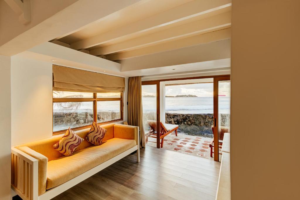 07 Nights of Aquatic Wonder at Grand Hyatt Dubai & Cinnamon Dhonveli Maldives, £ 2199 pp