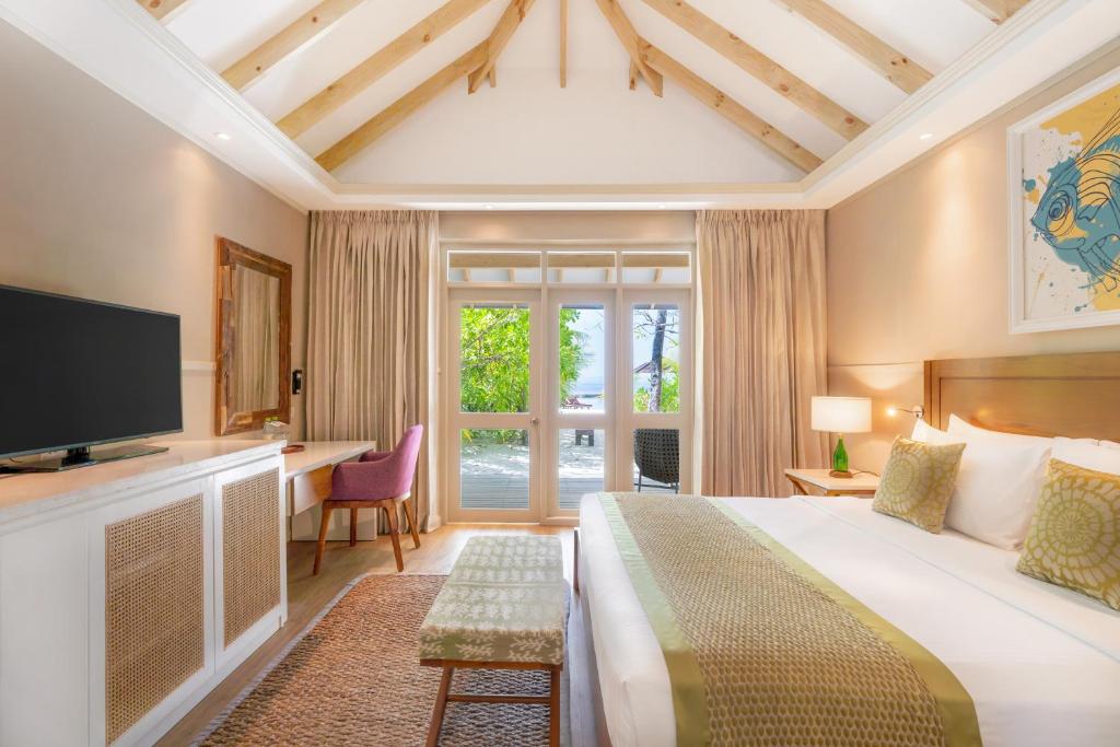 14 Days – Taj Mahal by Day, Turquoise Waters by Night From £2,249pp All-Inclusive