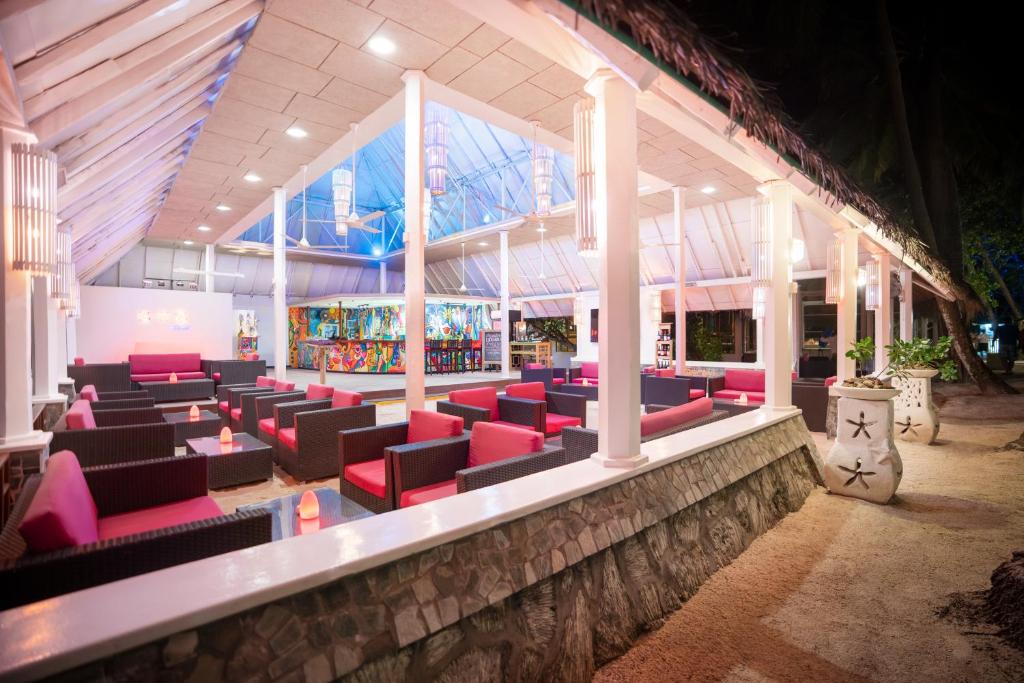 14 Days – Taj Mahal by Day, Turquoise Waters by Night From £2,249pp All-Inclusive