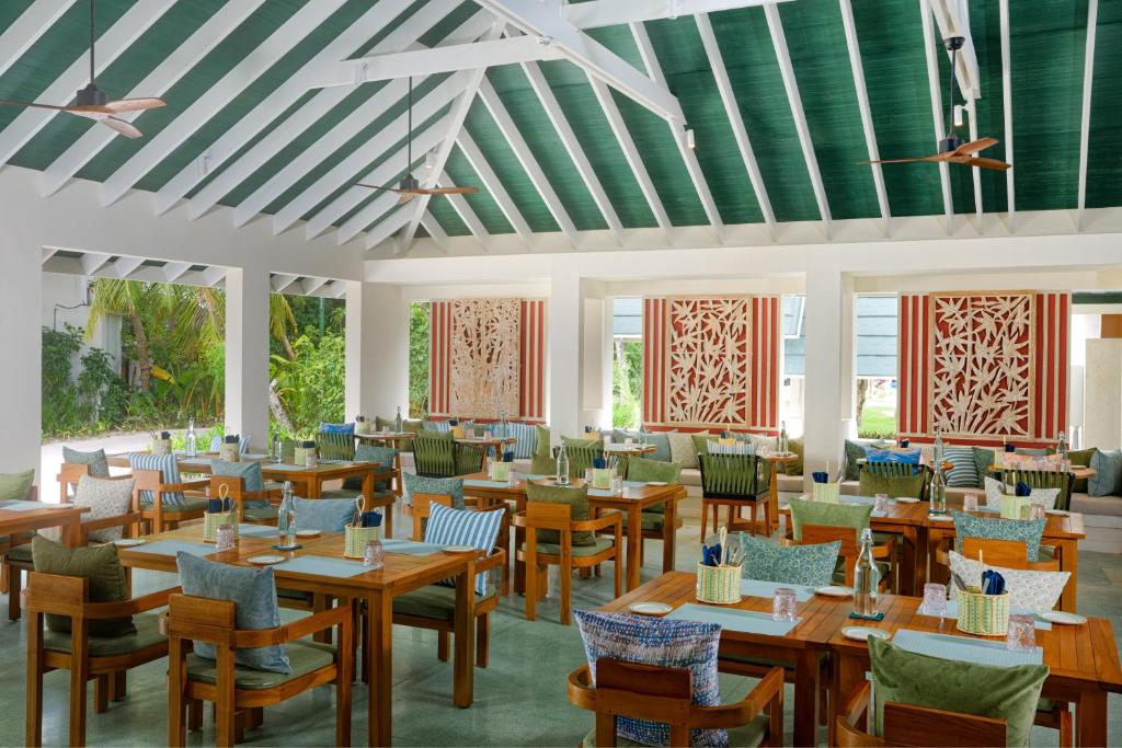 10 Nights of Pure Bliss: Atlantis, The Palm & Maldives Beach Villa– Half Board & Oblu Island Plan Limited Time Offer £2749/PP