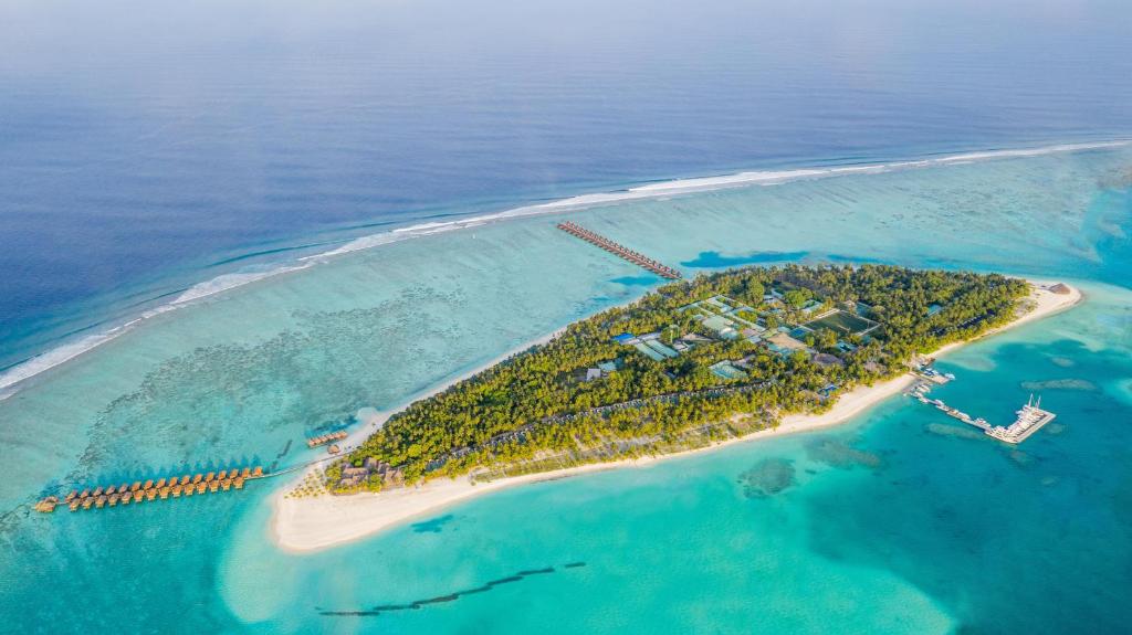 Luxury Dual Destination: 03 Nights in Hilton Dubai the Walk & 07 Nights Meeru Island Maldives with All Inclusive Plus
