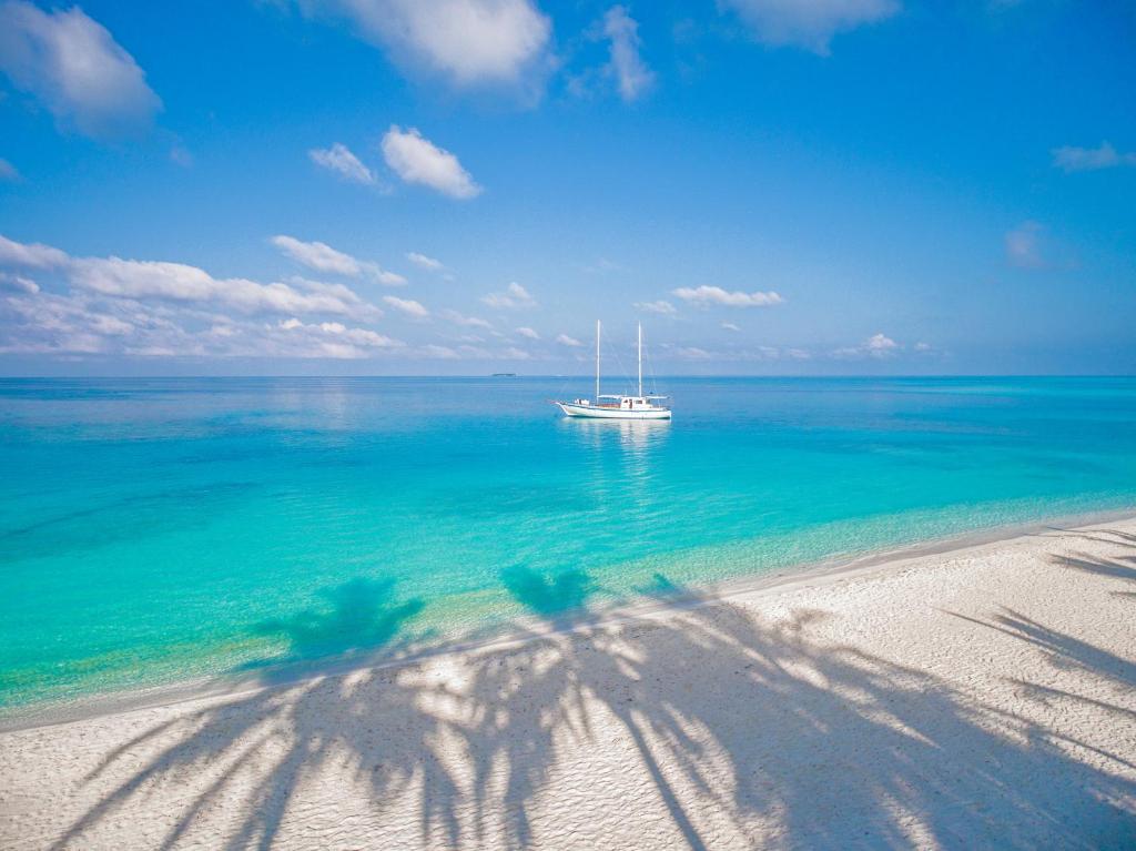 Luxury Dual Destination: 03 Nights in Hilton Dubai the Walk & 07 Nights Meeru Island Maldives with All Inclusive Plus