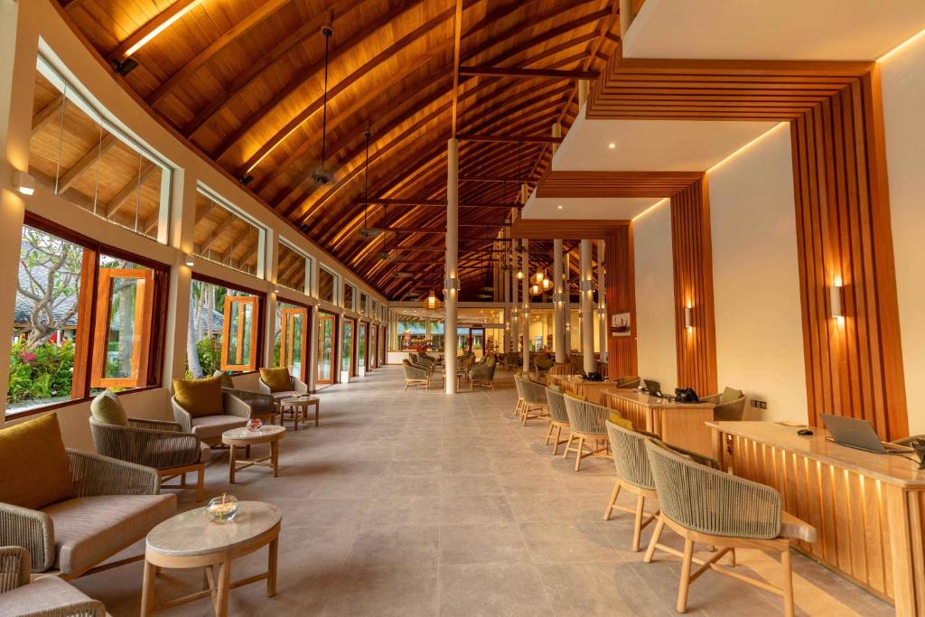 Luxury Dual Destination: 03 Nights in Hilton Dubai the Walk & 07 Nights Meeru Island Maldives with All Inclusive Plus
