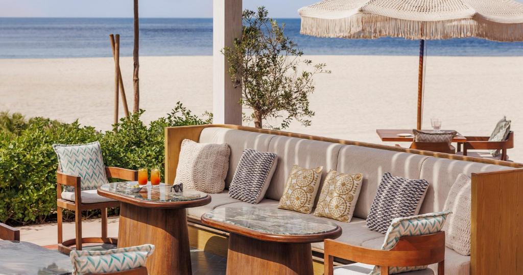 10 Nights of Unmatched Luxury Dubai Elegance Meets Maldivian Paradise Free Upgrade to Lagoon Villa + Pool & SLide with 24 Hour Premium All-Inclusive Benefits Only in £2999/PP