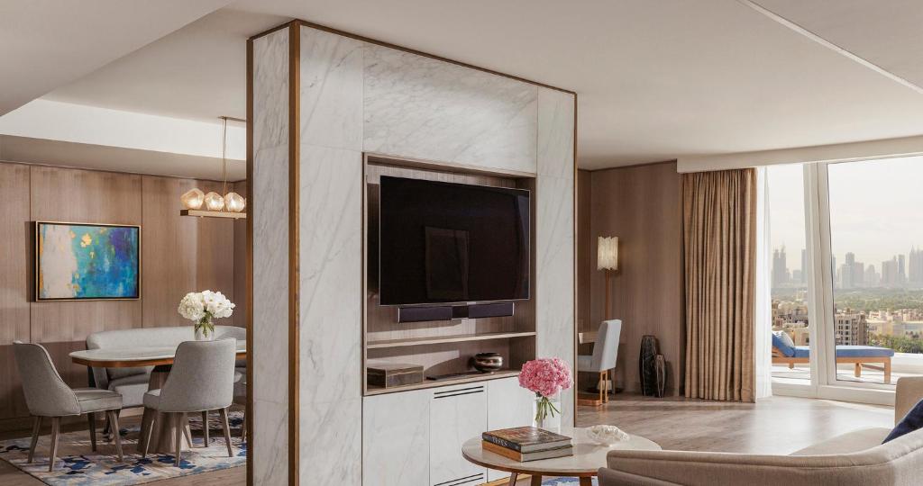 10 Nights of Unmatched Luxury Dubai Elegance Meets Maldivian Paradise Free Upgrade to Lagoon Villa + Pool & SLide with 24 Hour Premium All-Inclusive Benefits Only in £2999/PP