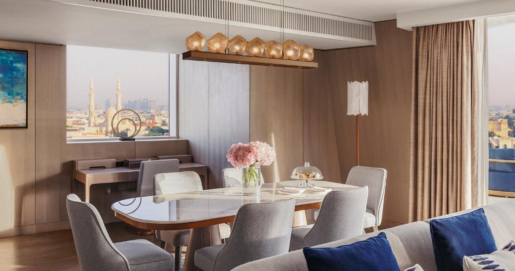 10 Nights of Unmatched Luxury Dubai Elegance Meets Maldivian Paradise Free Upgrade to Lagoon Villa + Pool & SLide with 24 Hour Premium All-Inclusive Benefits Only in £2999/PP