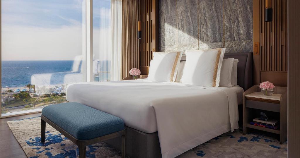 10 Nights of Unmatched Luxury Dubai Elegance Meets Maldivian Paradise Free Upgrade to Lagoon Villa + Pool & SLide with 24 Hour Premium All-Inclusive Benefits Only in £2999/PP