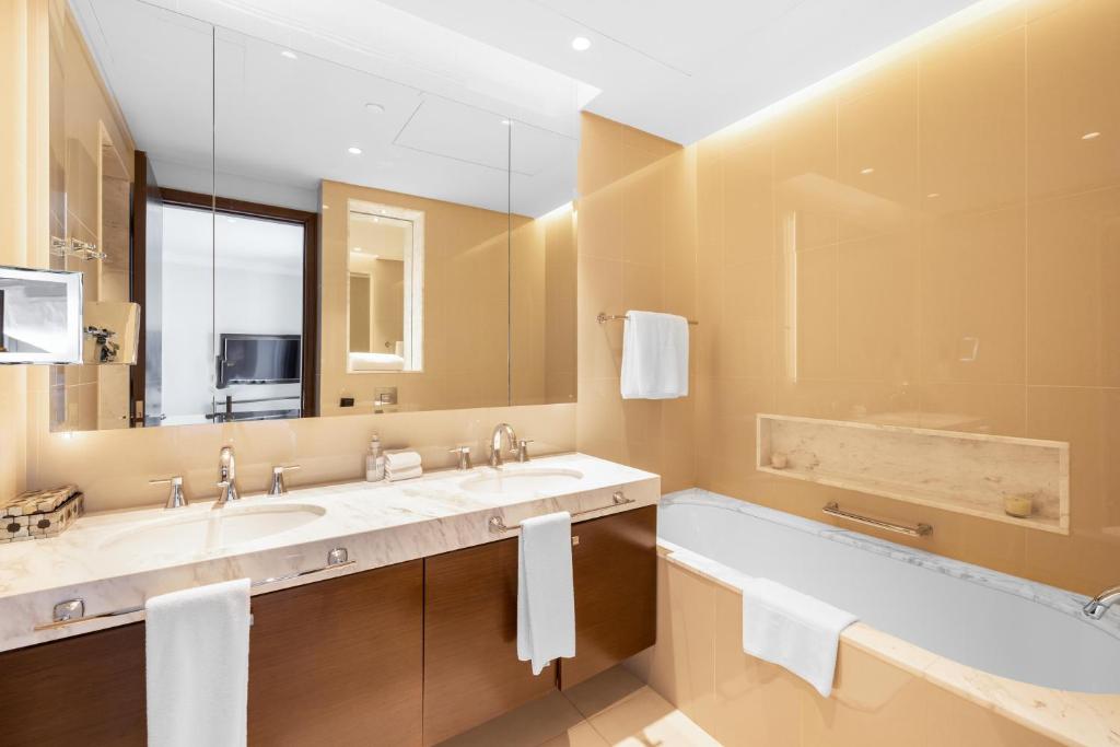 Let the Sunset Serenade you into Blissful 03 Nights at The Address Fountain Views