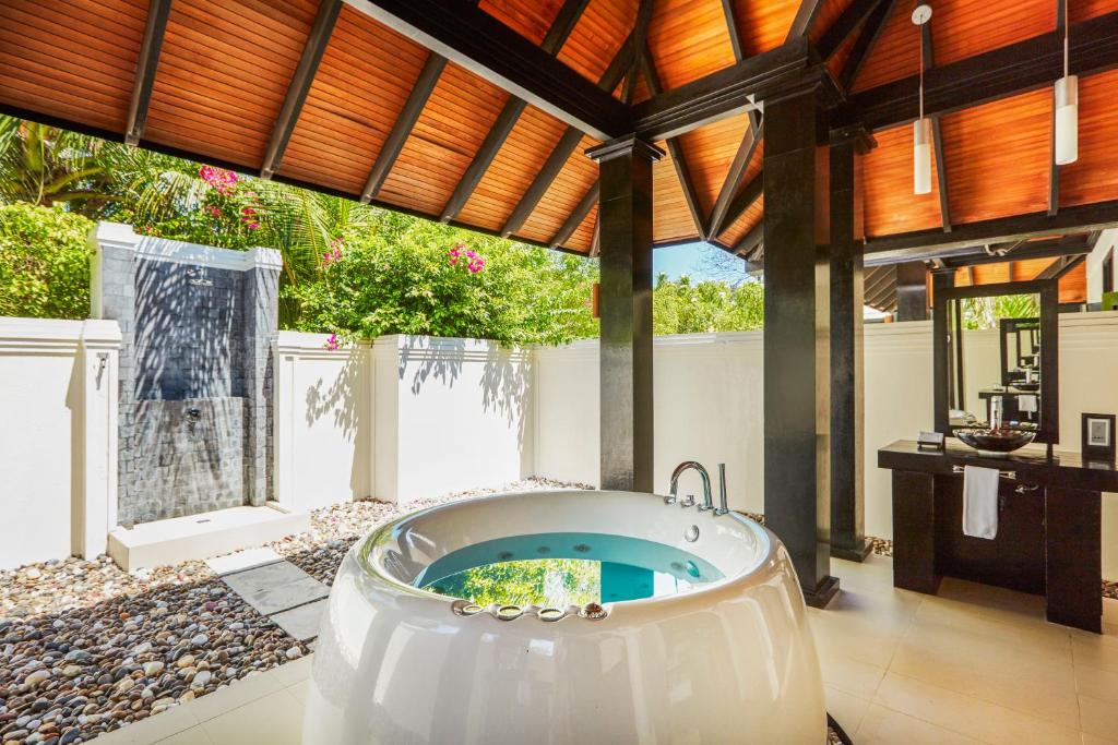 14 Nights All Inclusive Holiday Offer || 35% off Sun Siyam Iru Fushi