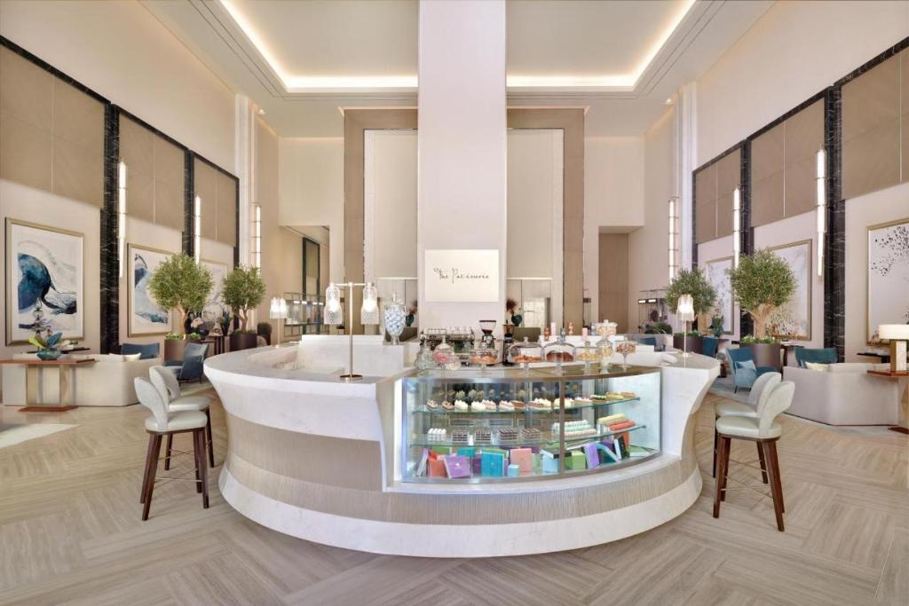 Let the Sunset Serenade you into Blissful 03 Nights at The Address Fountain Views