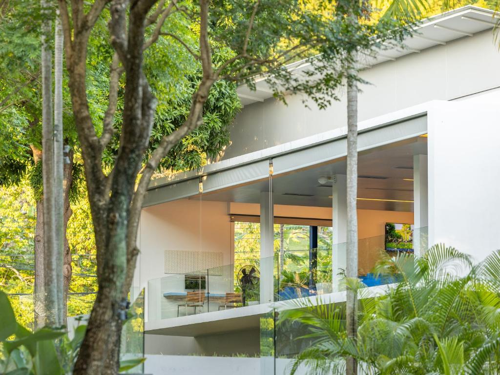 Fulfill your Thailand Drweams, Stay for 12 Nights and Experience the Beauty of Bangkok, Koh Samui, Koh Phangan & Koh Tao all for an Unbeatable £1399pp