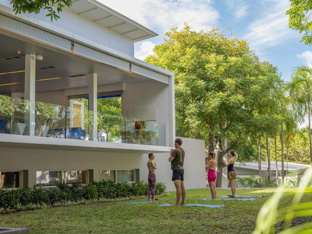 Fulfill your Thailand Drweams, Stay for 12 Nights and Experience the Beauty of Bangkok, Koh Samui, Koh Phangan & Koh Tao all for an Unbeatable £1399pp