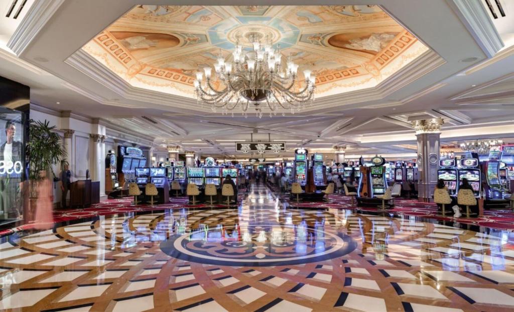 Double Destination Holiday Deal || Cancun + Las Vegas