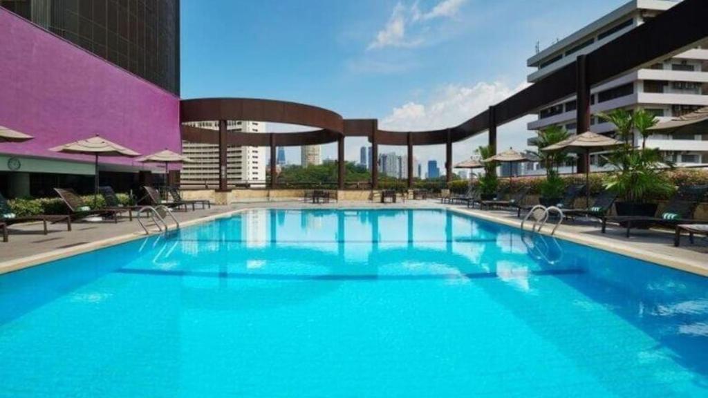 10-Night Luxury City Holiday in Dubai, Singapore, and Bali with Breakfast