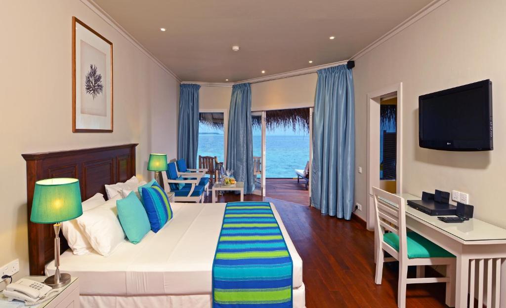 “Experience the Best of Both Worlds: 10 Nights in Abu Dhabi and the Maldives”