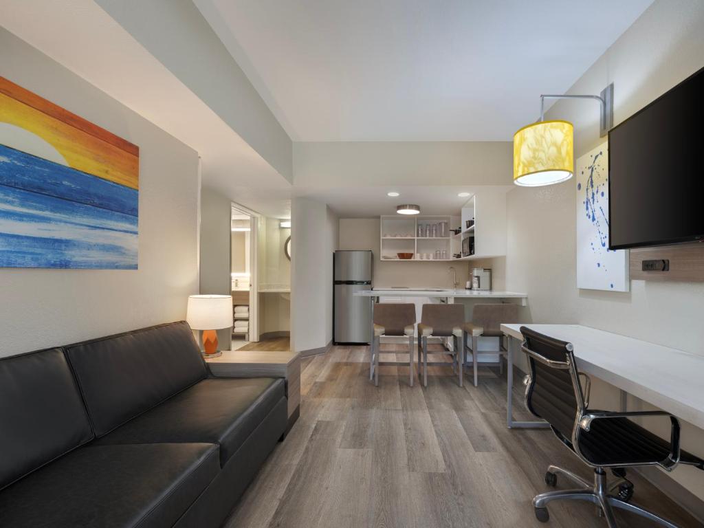 10 Nights Holiday Getaway to New York and Orlando