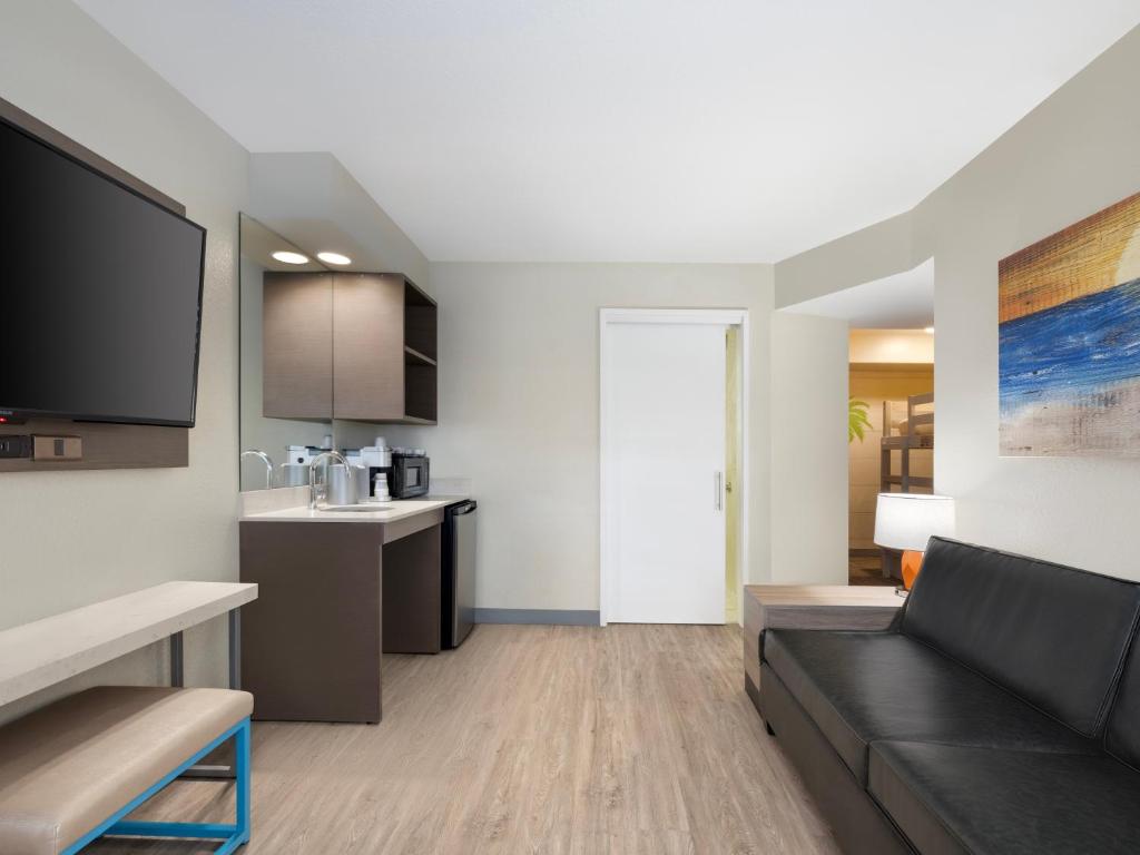 10 Nights Holiday Getaway to New York and Orlando