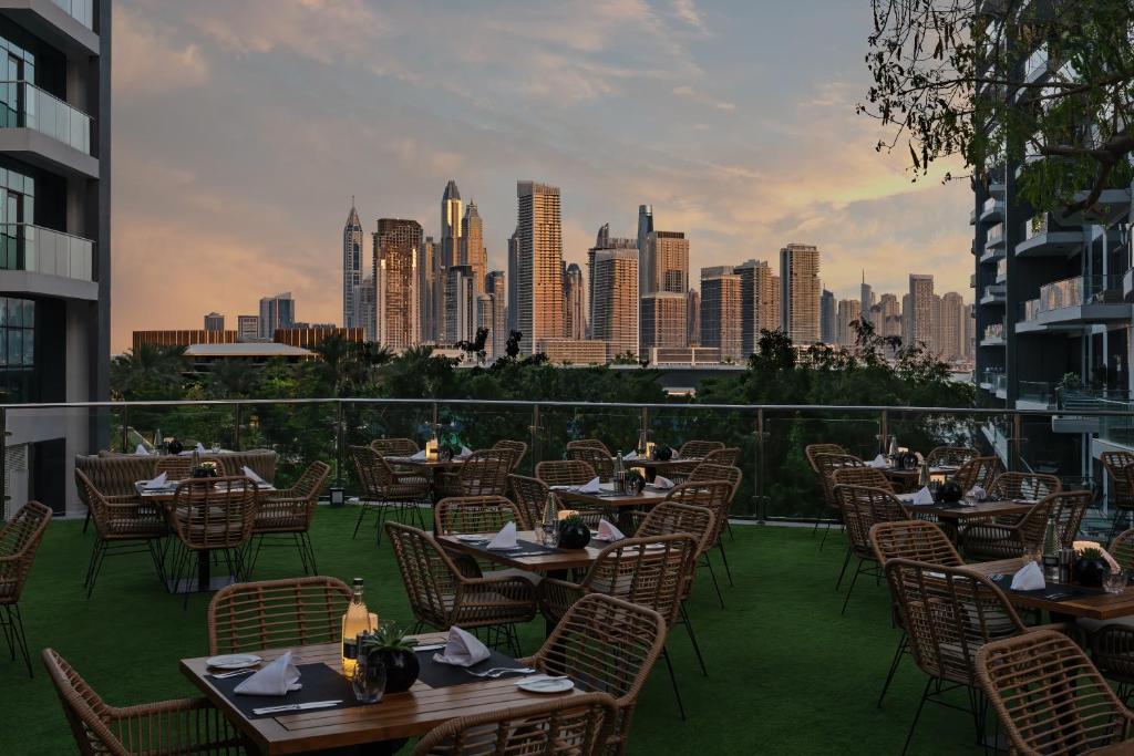 10 Nights Luxury Holiday Trip to Maldives || Dubai Starting from £1,595 pp