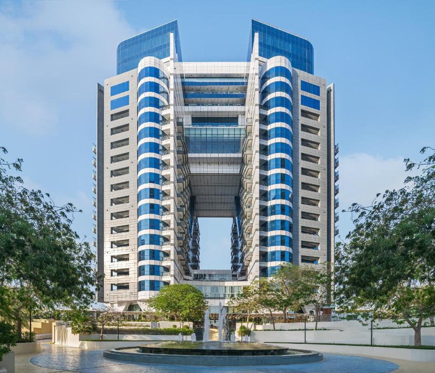 10 Nights Luxury Holiday Trip to Maldives || Dubai Starting from £1,595 pp